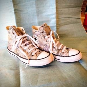 Converse Chuck Taylor High Tops Beach Floral EUC